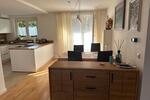 Helle 4,5-ZKB-Erdgeschoßwohnung mit Terrasse, Garten und Tiefgar