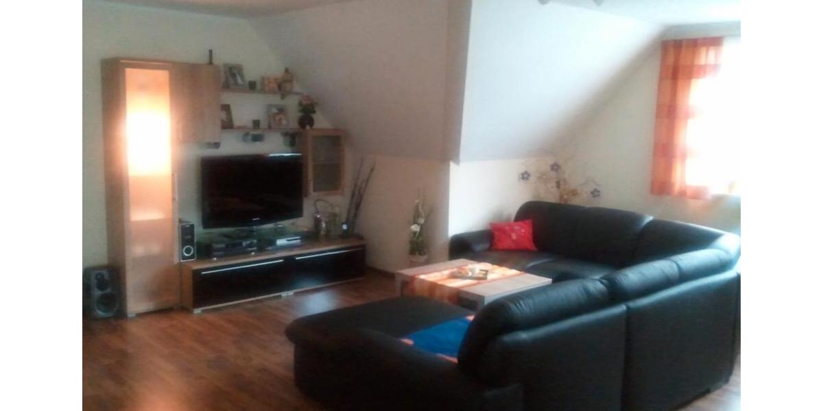 Dachgeschoßwohnung Schwarzenfeld - 3.5 Zimmer, 100 m&sup2;, 950&euro; | Angebot:26485687
