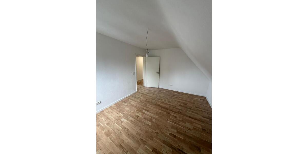Dachgeschoßwohnung Achern - 3 Zimmer, 68 m&sup2;, 700&euro; | Angebot:26577718