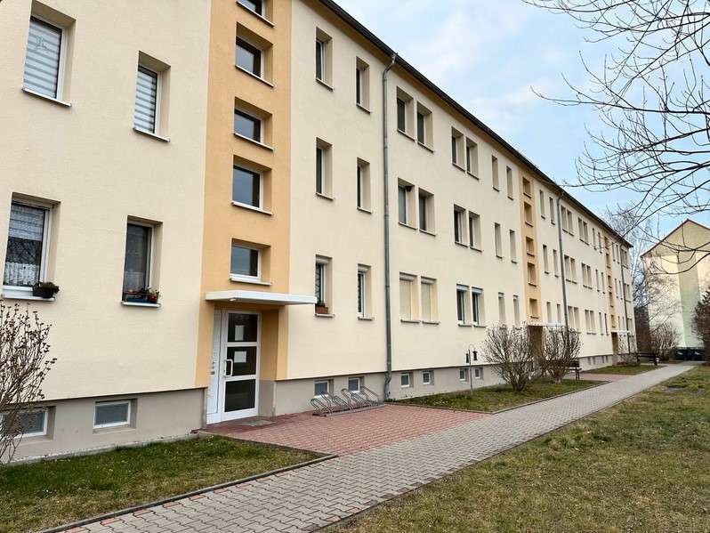 Wohnung zum Mieten in Neukieritzsch OT Großzössen 220 € 38.96 m²