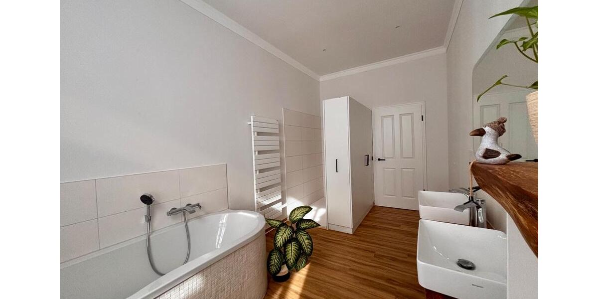 Erdgeschoßwohnung Neustrelitz - 5 Zimmer, 139 m&sup2;, 1.390&euro; | Angebot:25539781