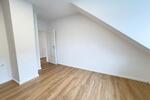 Dachgeschoßwohnung Stuttgart Bad Cannstatt - 3 Zimmer, 75 m&sup2;, 990&euro; | Angebot:26355327