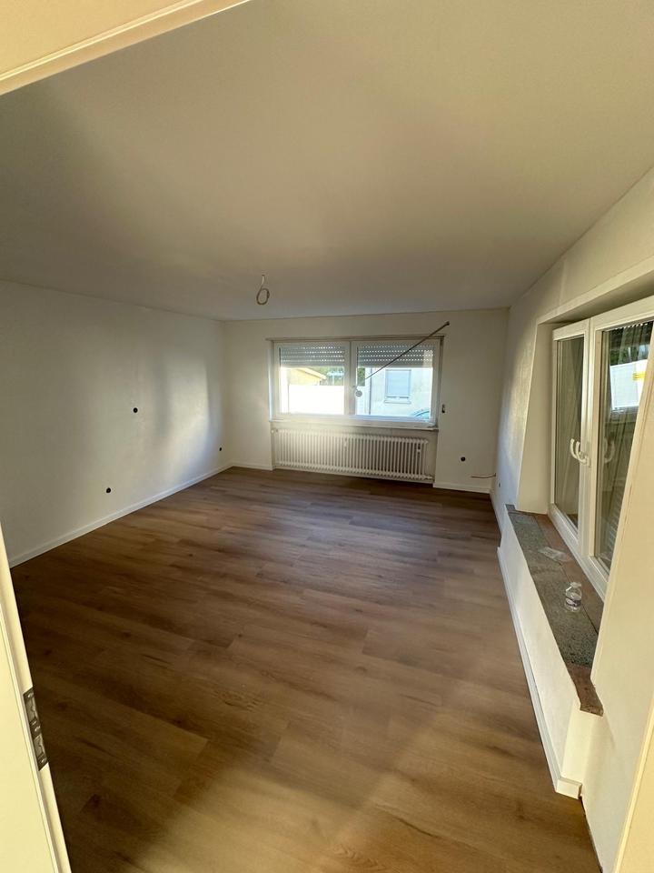 Helle 3 Zimmer-Wohnung im Erdgeschoss-Erstbezug nach Renovierung