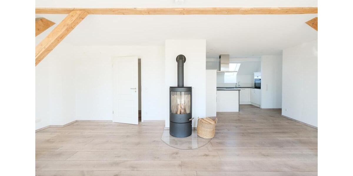 Dachgeschoßwohnung Weilheim in Oberbayern - 3 Zimmer, 104 m&sup2;, 1.640&euro; | Angebot:26632559