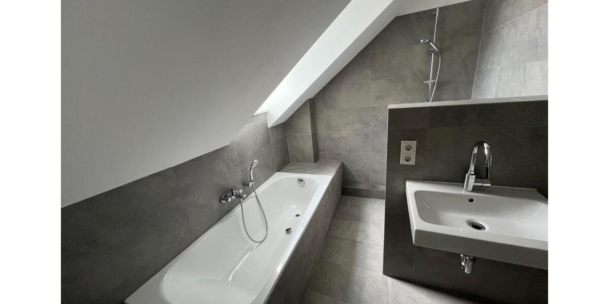 Dachgeschoßwohnung Saarlouis - 2 Zimmer, 60 m&sup2;, 500&euro; | Angebot:26611386