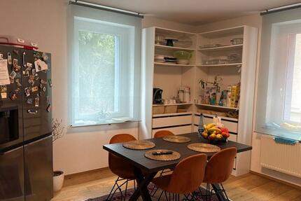 Stilvolle 4-Zimmer-Wohnung mit gehobener Innenausstattung & Küche 4 zimmer