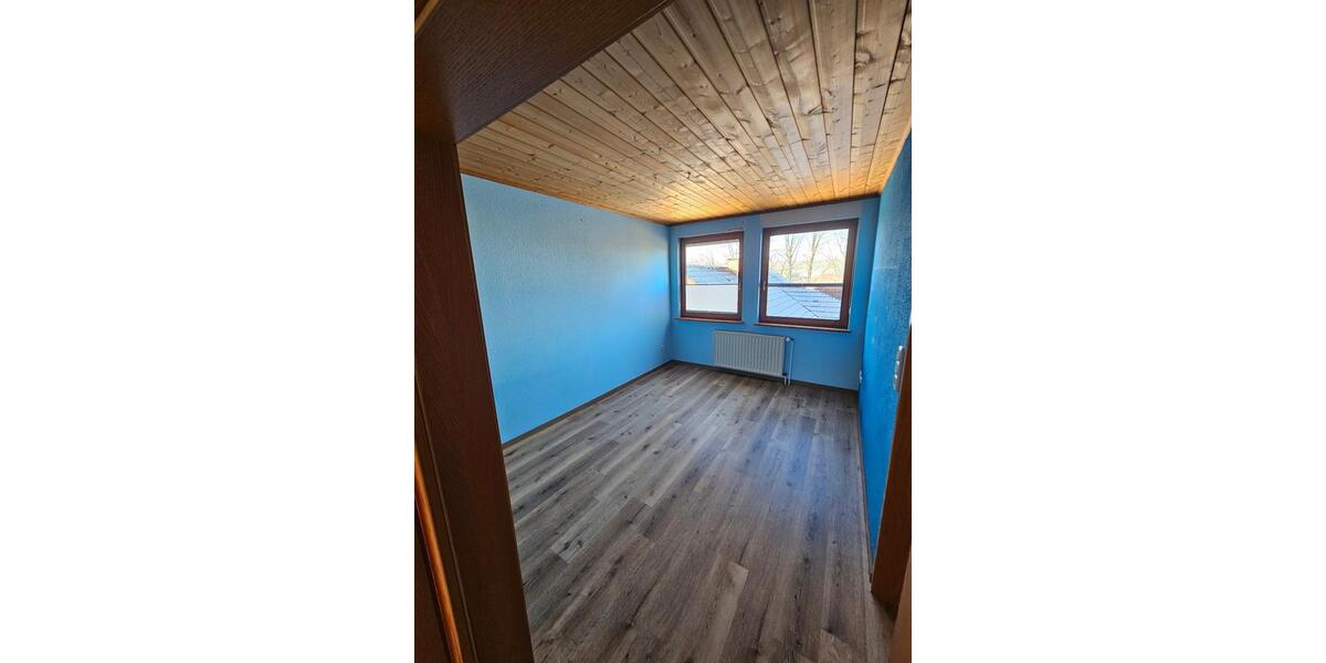 Dachgeschoßwohnung Kalbach - 5 Zimmer, 86 m&sup2;, 640&euro; | Angebot:24662798