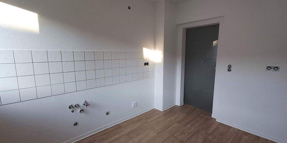 Etagenwohnung Merseburg Freiimfelde - 3 Zimmer, 55 m&sup2;, 349&euro; | Angebot:25694941