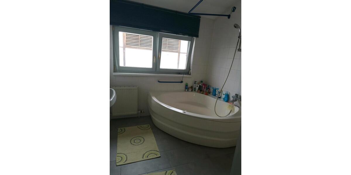 Etagenwohnung Dornstadt - 6 Zimmer, 136 m&sup2;, 1.500&euro; | Angebot:26035395