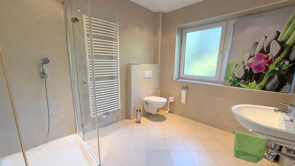 Dachgeschoßwohnung Bad Zwischenahn - 3 Zimmer, 127 m&sup2;, 1.310&euro; | Angebot:26014553