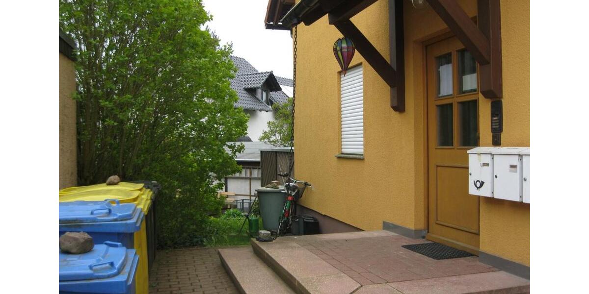 1-R. Whg mit Terrasse, Kochnische, Keller, Stellpl.(15 Euro) 1 zimmer