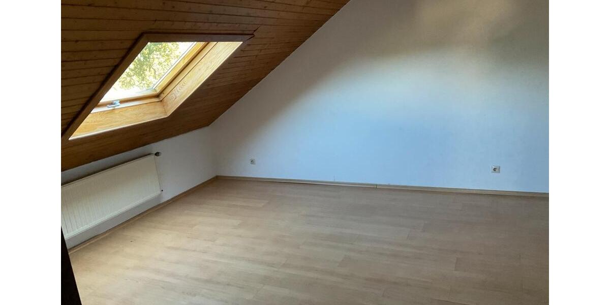 Dachgeschoßwohnung Merzig - 4 Zimmer, 110 m&sup2;, 600&euro; | Angebot:27638263