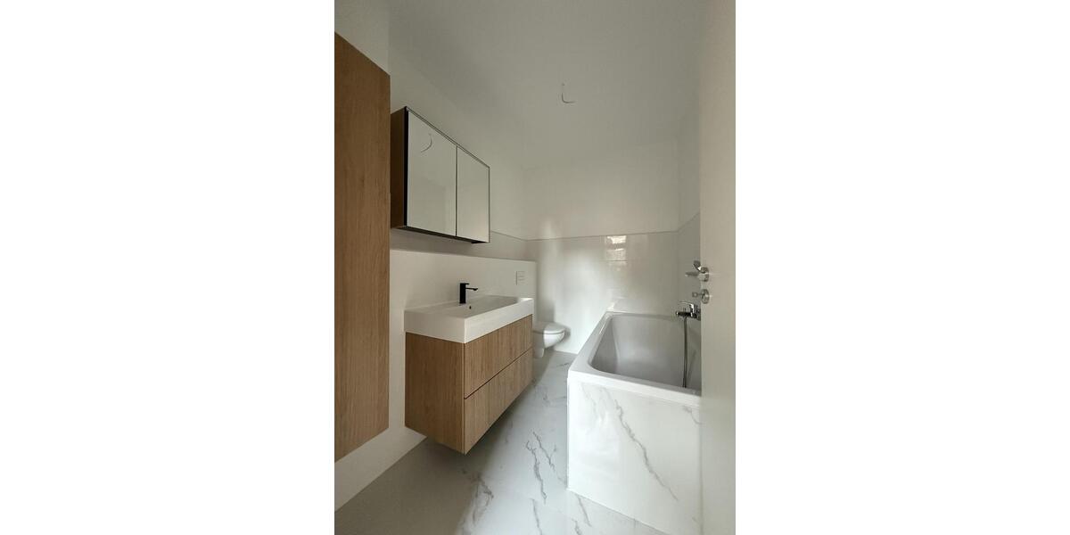 Wohnen auf Zeit Apolda - 1 Zimmer, 103 m&sup2;, 295&euro; | Angebot:25719031