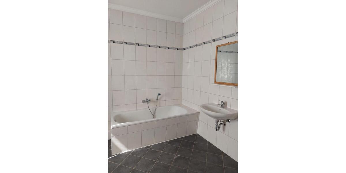 Etagenwohnung Bad Lauchstädt - 2 Zimmer, 51 m&sup2;, 392&euro; | Angebot:26311535