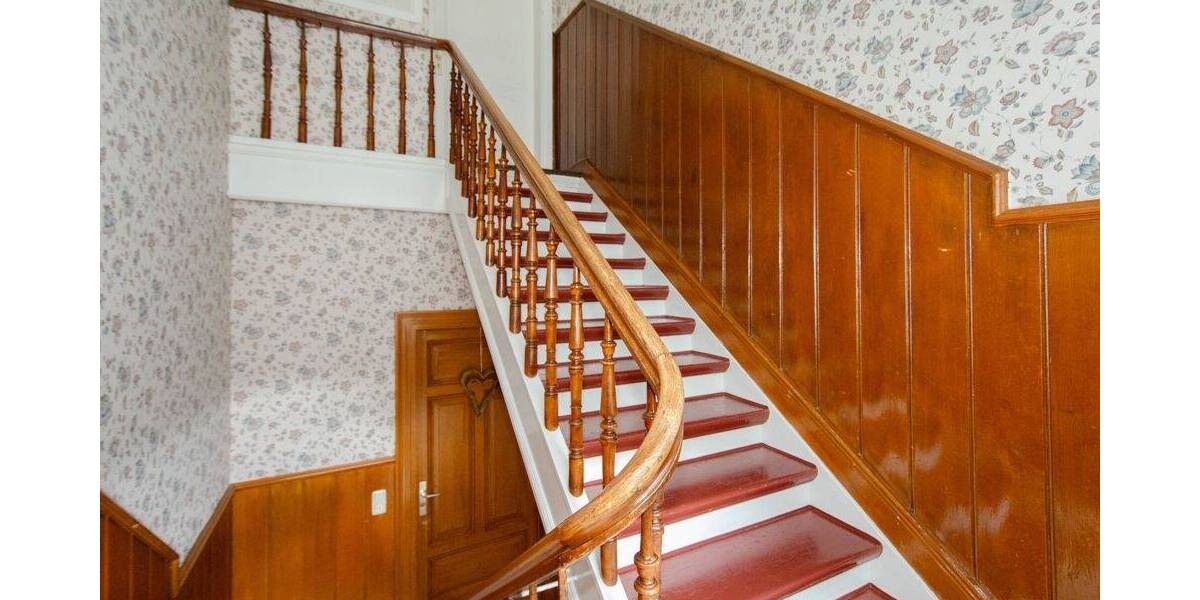 Elegante Dachgeschosswohnung im sanierten Altbau - ruhig und zentral in Wuppertal-Uellendahl-Ost 3 zimmer