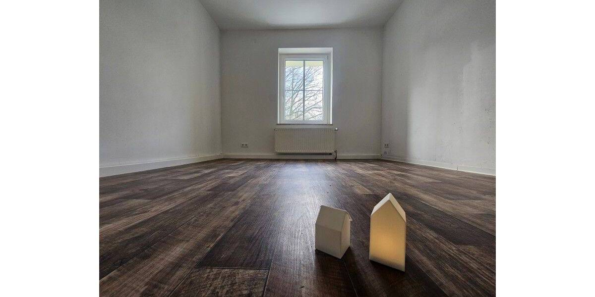 Etagenwohnung Braunsbedra - 3 Zimmer, 65 m&sup2;, 460&euro; | Angebot:26824584