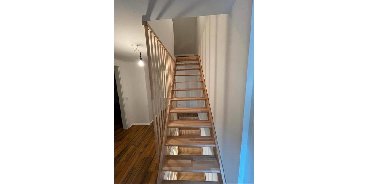 EFH, 5 ZKB , 140qm , 2 Bäder , 2 Parkplätze zu vermieten 2 zimmer