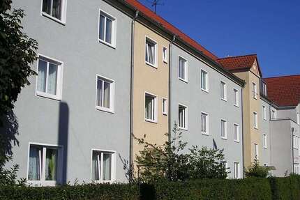 Wohnung Schwerin Weststadt - 3 Zimmer, 52 m&sup2;, 361&euro; | Angebot:27064155