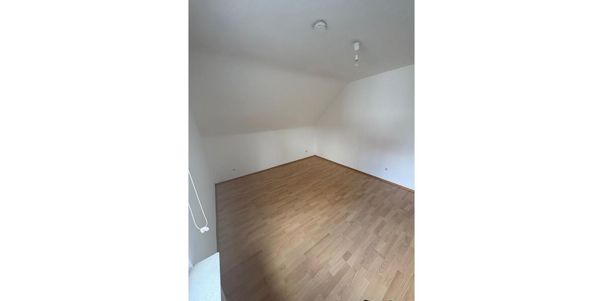 Etagenwohnung Lemberg - 3 Zimmer, 81 m&sup2;, 640&euro; | Angebot:25944478