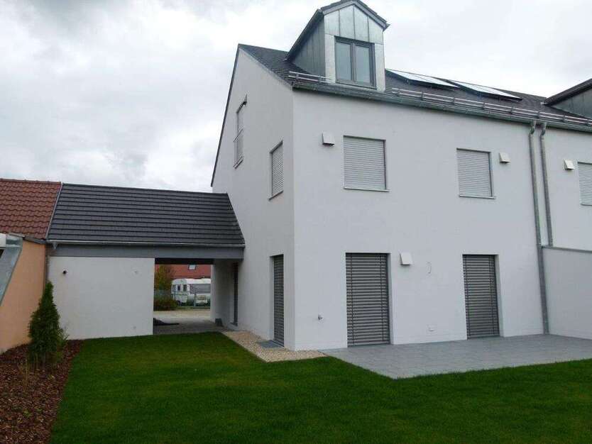 Haus zum Mieten in Lenting 1.900 € 189 m²