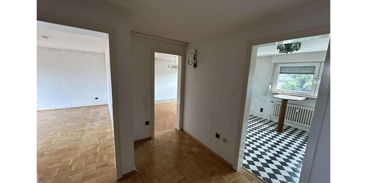 Schöne Dachgeschosswohnung in Stadtnähe 2 zimmer