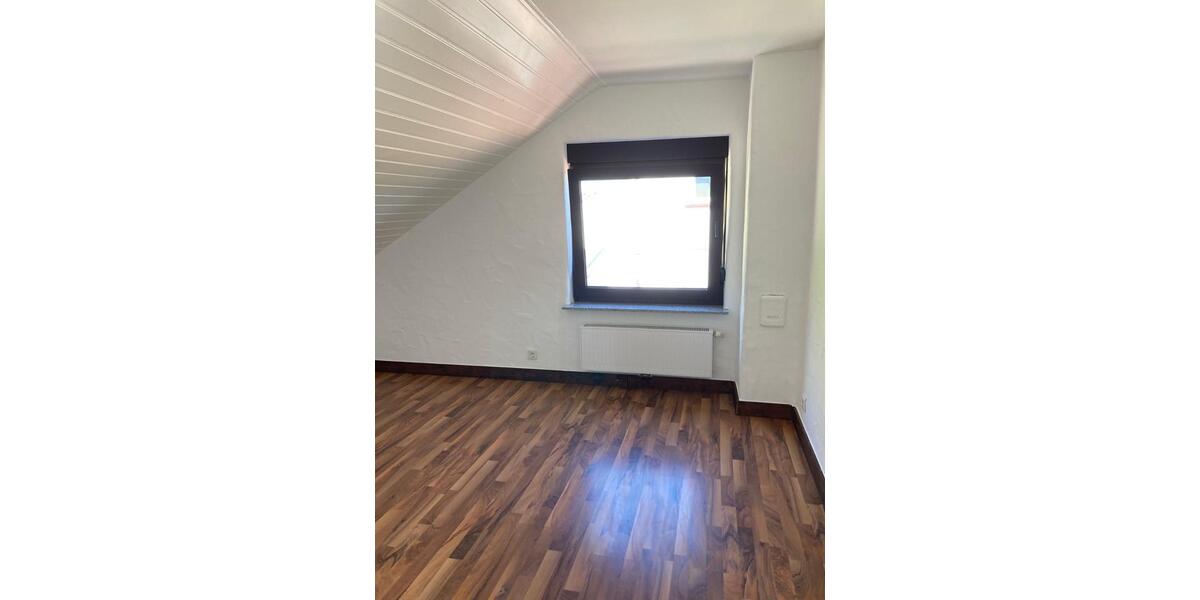 Dachgeschoßwohnung Ulmen - 3 Zimmer, 50 m&sup2;, 450&euro; | Angebot:26047390
