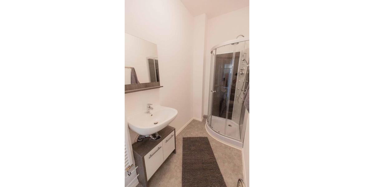 Wohnen auf Zeit Itzehoe - 8 Zimmer, 28 m&sup2;, 25&euro; | Angebot:26033228