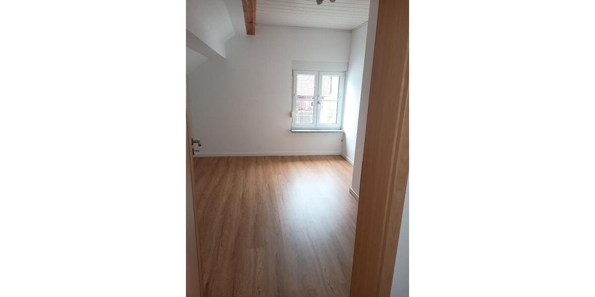 Maisonettenwohnung Freudenberg - 5 Zimmer, 120 m&sup2;, 700&euro; | Angebot:25018061