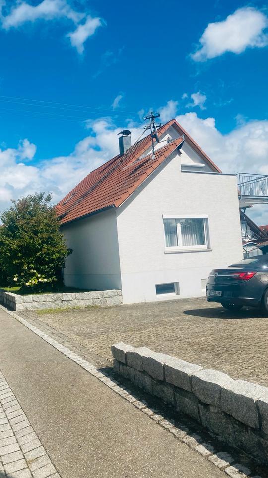 Haus mit Garten und Stellplatz an Firmen Montage zu vermieten