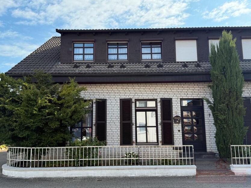 ImmobilieN GUMNIOR präsentiert: großzügige MaisonetteWohnung im Herzen von Neuenkirchen