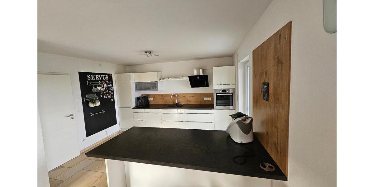 Hochwertige 120m²-Wohnung im 1. OG in Saaldorf zu vermieten 4 zimmer