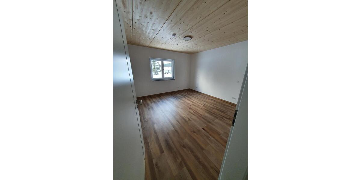 Erdgeschoßwohnung Grainet - 3 Zimmer, 90 m&sup2;, 900&euro; | Angebot:25840216