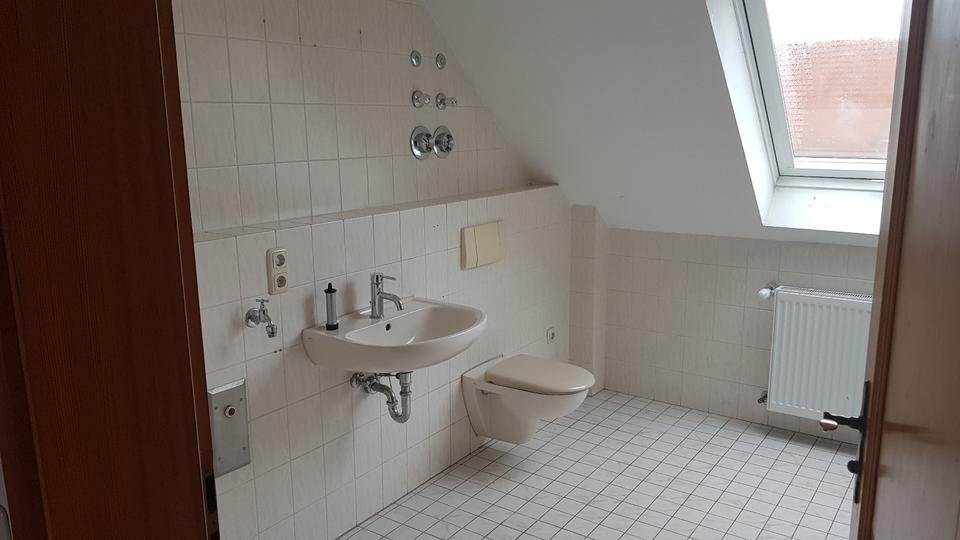 Dachgeschoßwohnung Hünfeld - 4 Zimmer, 105 m&sup2;, 660&euro; | Angebot:24974498