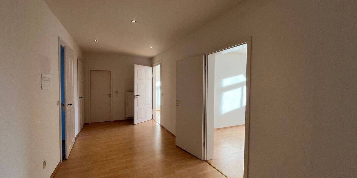 Etagenwohnung Chemnitz Zentrum - 3 Zimmer, 90 m&sup2;, 531&euro; | Angebot:26319676