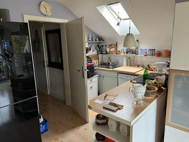 NEUSS DREIKÖNIGENVIERTEL- GEMÜTLICHE ZWEIZimmer- DACHGESCHOSS- Wohnung MIT BALKON