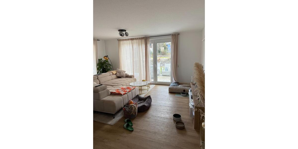 Erdgeschoßwohnung Weinstadt - 3 Zimmer, 119 m&sup2;, 1.602&euro; | Angebot:24753498
