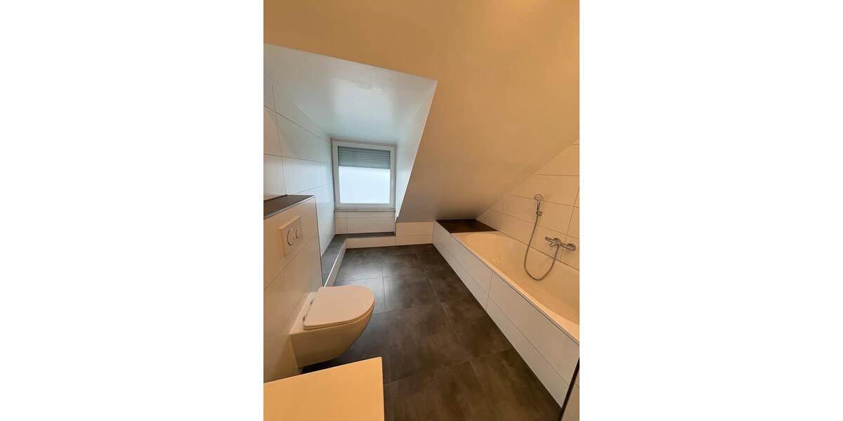 Dachgeschoßwohnung Nürnberg Kleinweidenmühle - 3.5 Zimmer, 115 m&sup2;, 1.650&euro; | Angebot:24386397