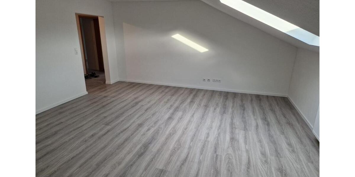 Dachgeschoßwohnung Buchen (Odenwald) - 3 Zimmer, 67 m&sup2;, 680&euro; | Angebot:24767494