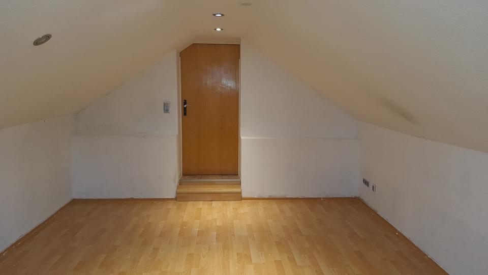 Dachgeschoßwohnung Salzgitter Ortschaft Südost - 5 Zimmer, 118 m&sup2;, 710&euro; | Angebot:25831587