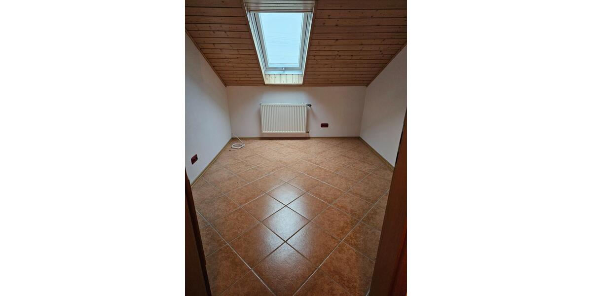 DG-Wohnung mit Balkon, neuer EBK & neuem Bad in Hünfeld-Rückers 3 zimmer