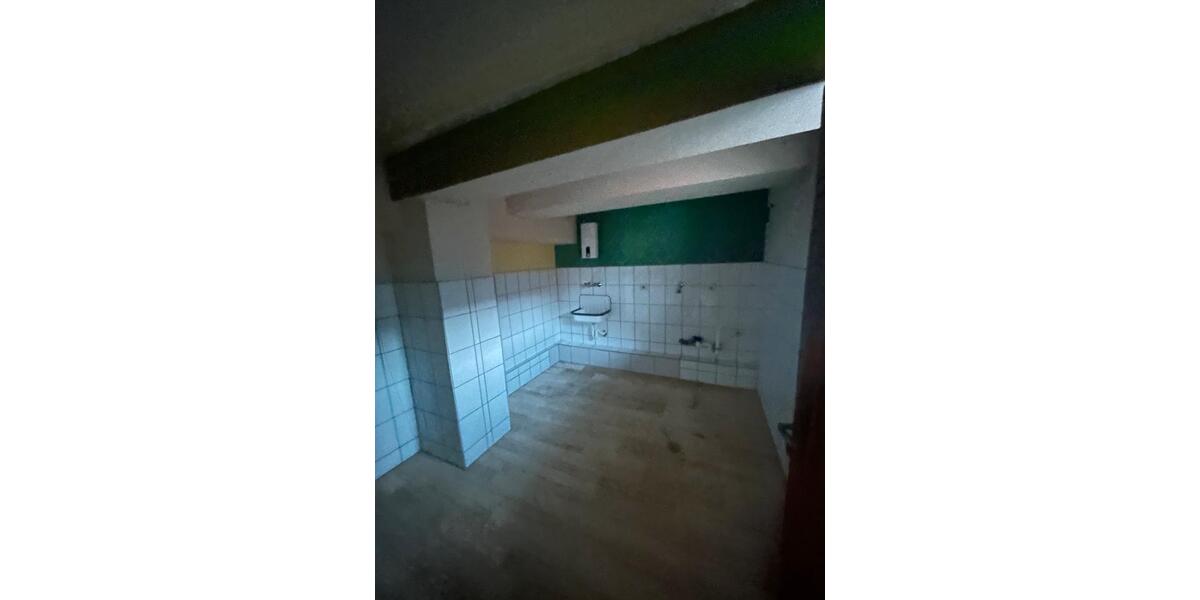 Etagenwohnung Immenhausen - 9 Zimmer, 250 m&sup2;, 1.150&euro; | Angebot:24835522