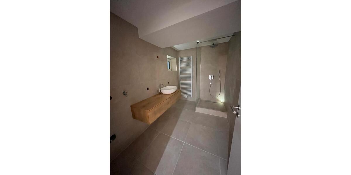 3-Zimmer-Souterrain-Wohnung 77qm2 mit Garten 3 zimmer