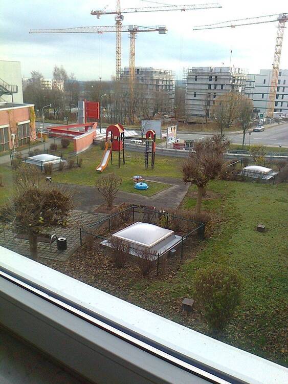 Schöne 1,5 Raum mit Aufzug, Balkon und EBK