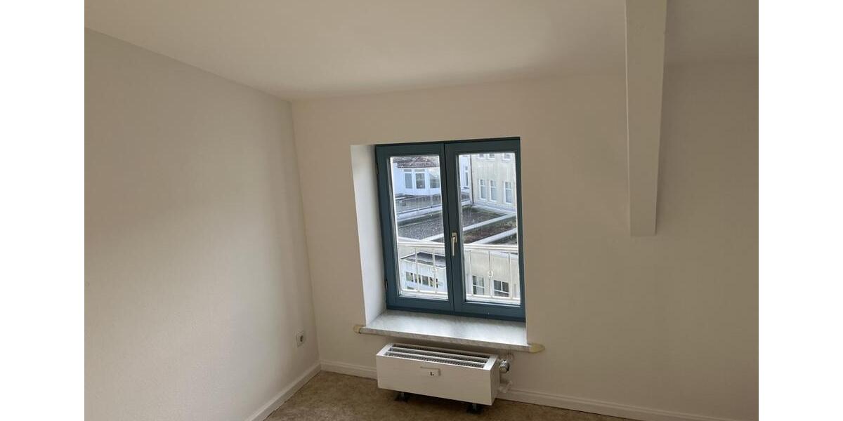 Dachgeschoßwohnung Güstrow - 1.5 Zimmer, 39 m&sup2;, 280&euro; | Angebot:24553105