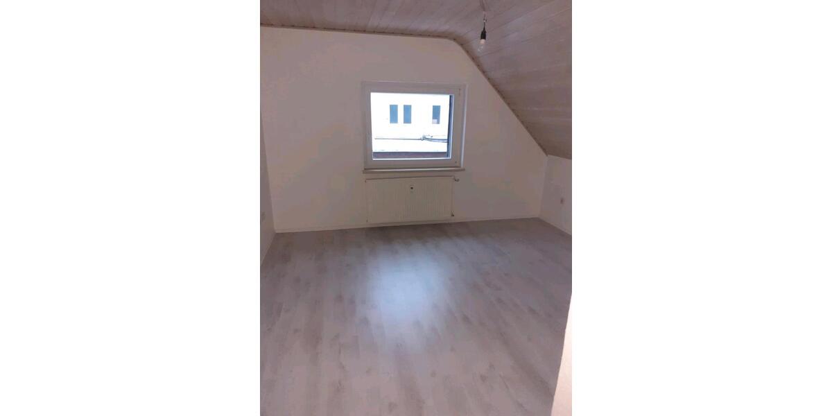 Dachgeschoßwohnung Horn-Bad Meinberg Bad Meinberg - 2 Zimmer, 61 m&sup2;, 458&euro; | Angebot:26585333