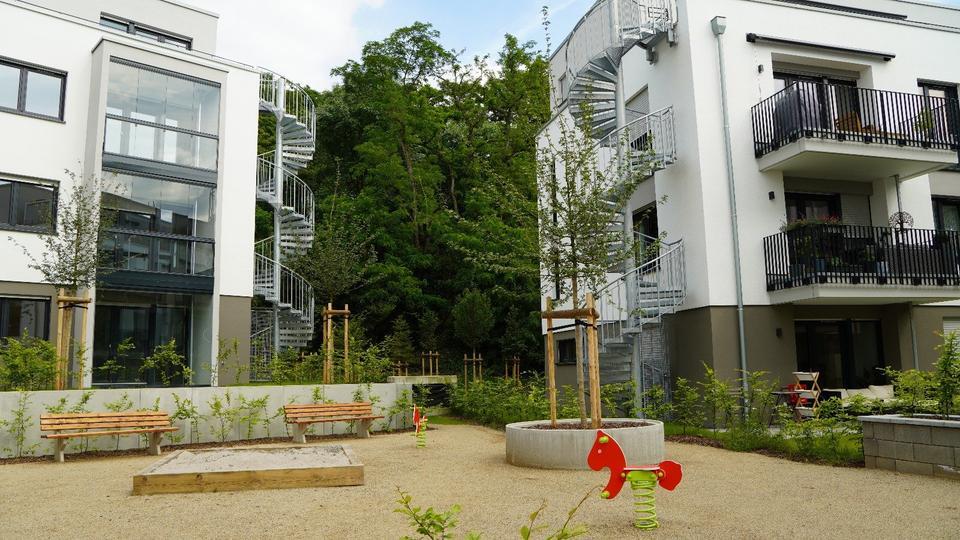 ZENTRAL & IM GRÜNEN: SONNIGE 2-Zimmer NÄHE BAHNHOFUNI-KLINIK