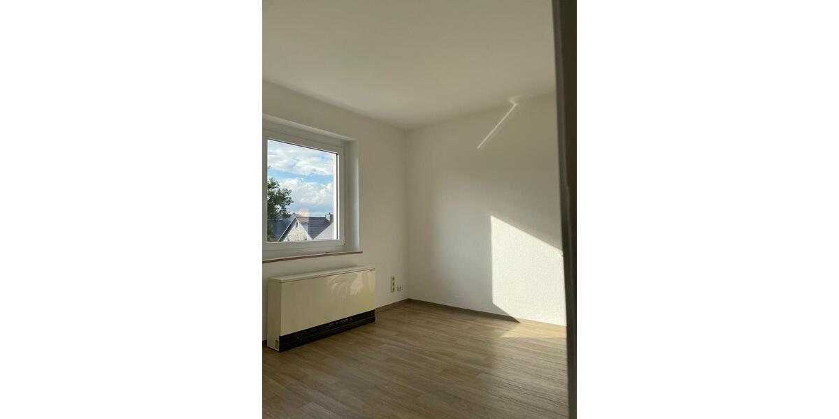 Etagenwohnung Zwönitz - 2 Zimmer, 45 m&sup2;, 300&euro; | Angebot:26477520