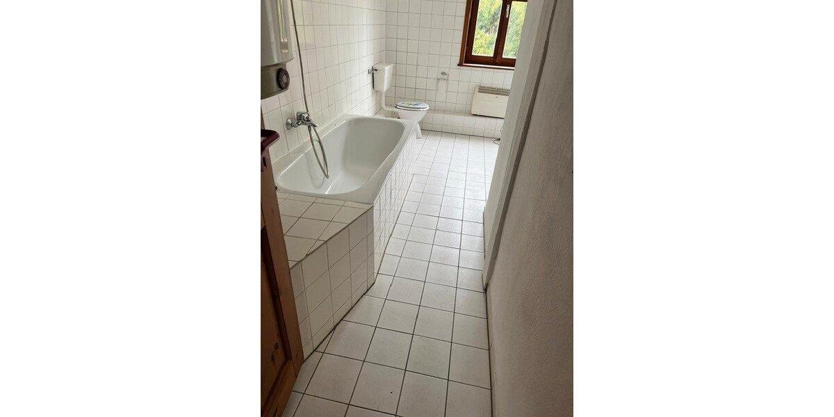 Etagenwohnung Lohfelden - 3 Zimmer, 86 m&sup2;, 860&euro; | Angebot:26663702