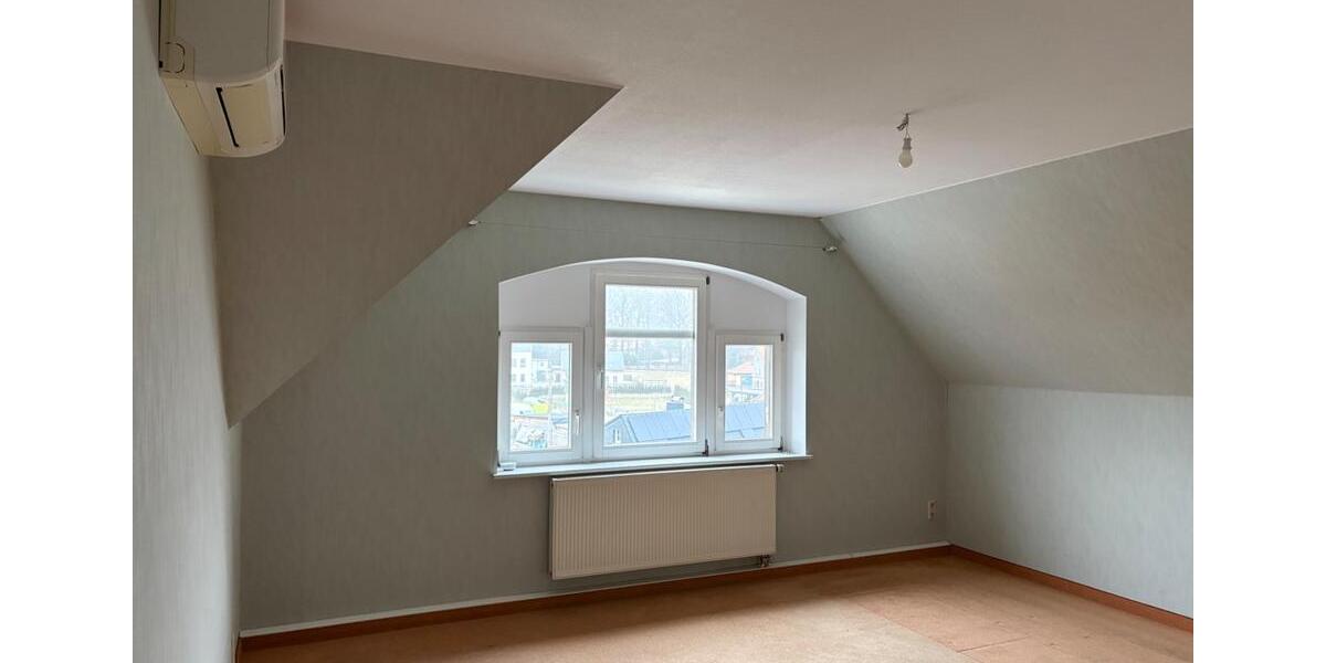 Dachgeschoßwohnung Ebersbach-Neugersdorf Neugersdorf - 2 Zimmer, 82 m&sup2;, 550&euro; | Angebot:26018406