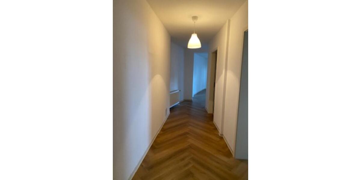 Dachgeschoßwohnung Minden - 2.5 Zimmer, 75 m&sup2;, 595&euro; | Angebot:25448315